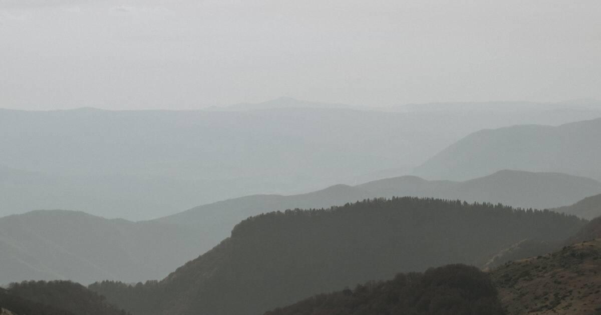 pohled na kopce a hory v mlze.jpg pohled na kopce a hory v mlze.jpg